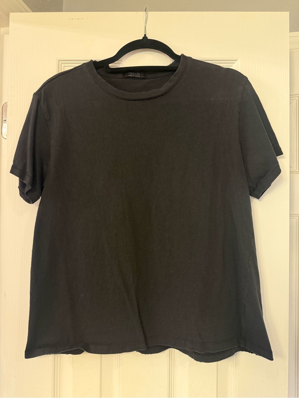 Nuuds black everyday tee